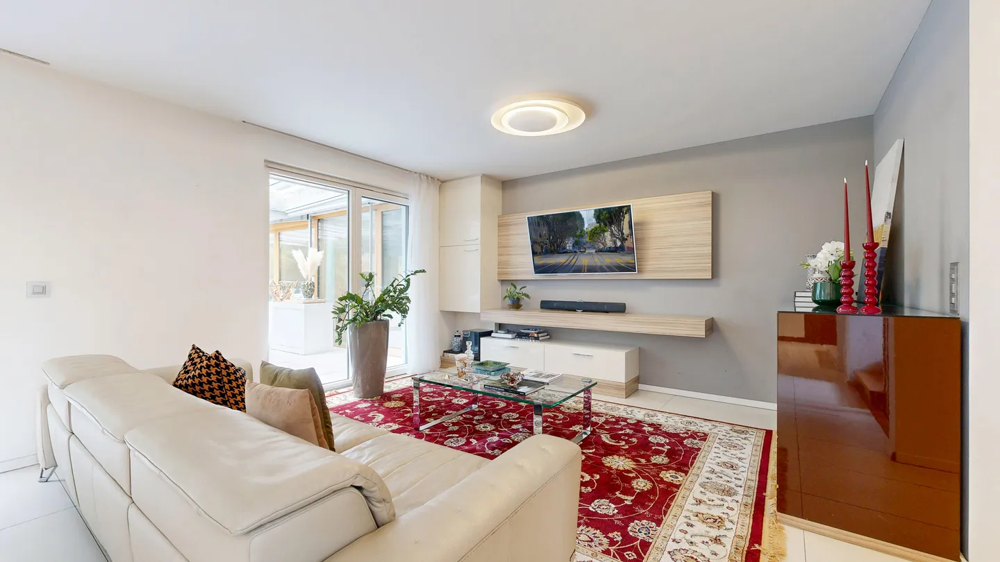 DEUX GÉNÉRATIONS, UNE MAISON – MAISON MULTI-GÉNÉRATIONNELLE AVEC PISCINE - Photo 5 sur 5
