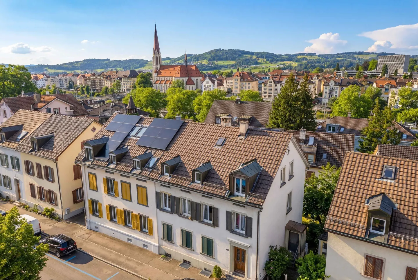 OPPORTUNITÉ RARE DANS LE CENTRE-VILLE – TRIPLEX ABORDABLE - Photo 1 sur 5