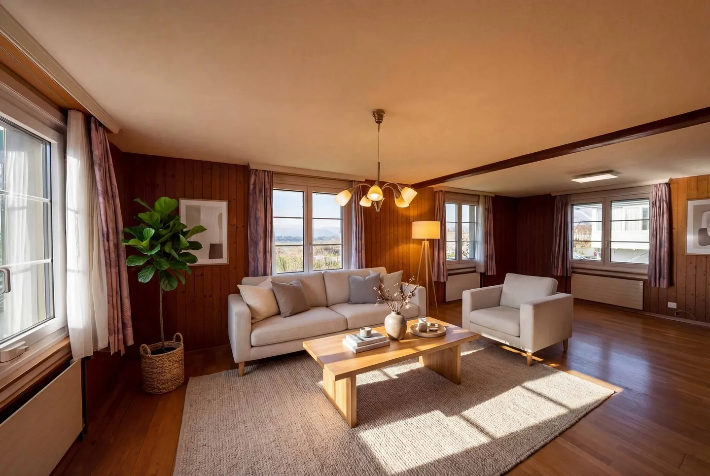 Incantevole casa unifamiliare di 4,5 stanze con grande potenziale e vari annessi - Foto 2 di 5