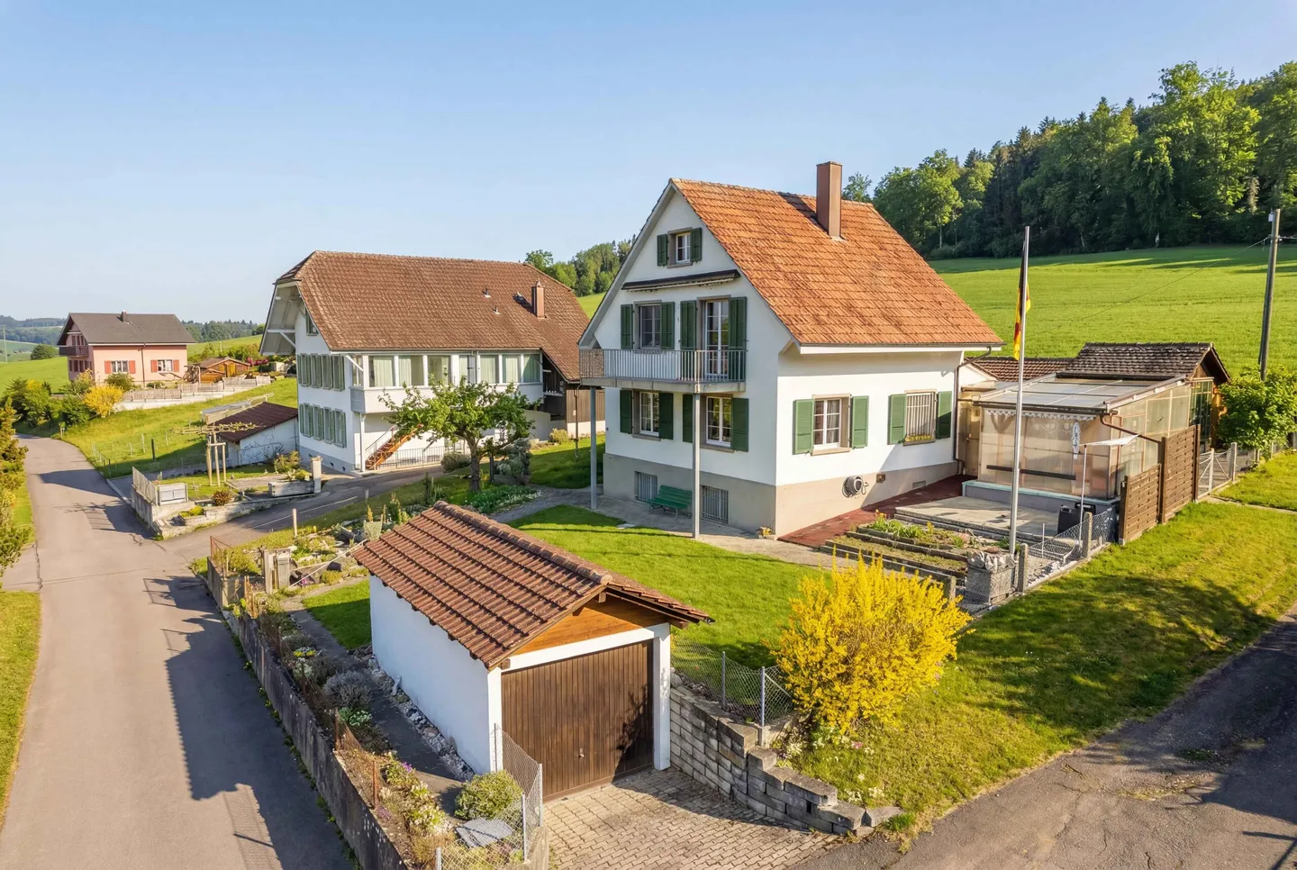 Incantevole casa unifamiliare di 4,5 stanze con grande potenziale e vari annessi - Foto 1 di 5