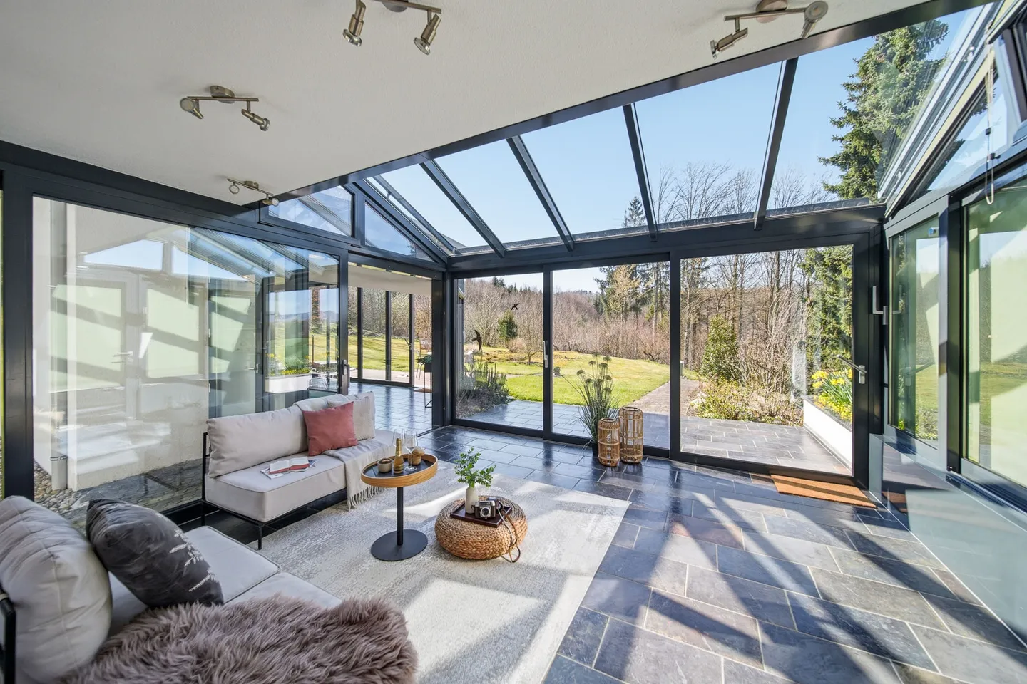 DIMENSIONI LUSSUOSE SULLA PROPRIETÀ DEI SOGNI - Foto 2 di 5