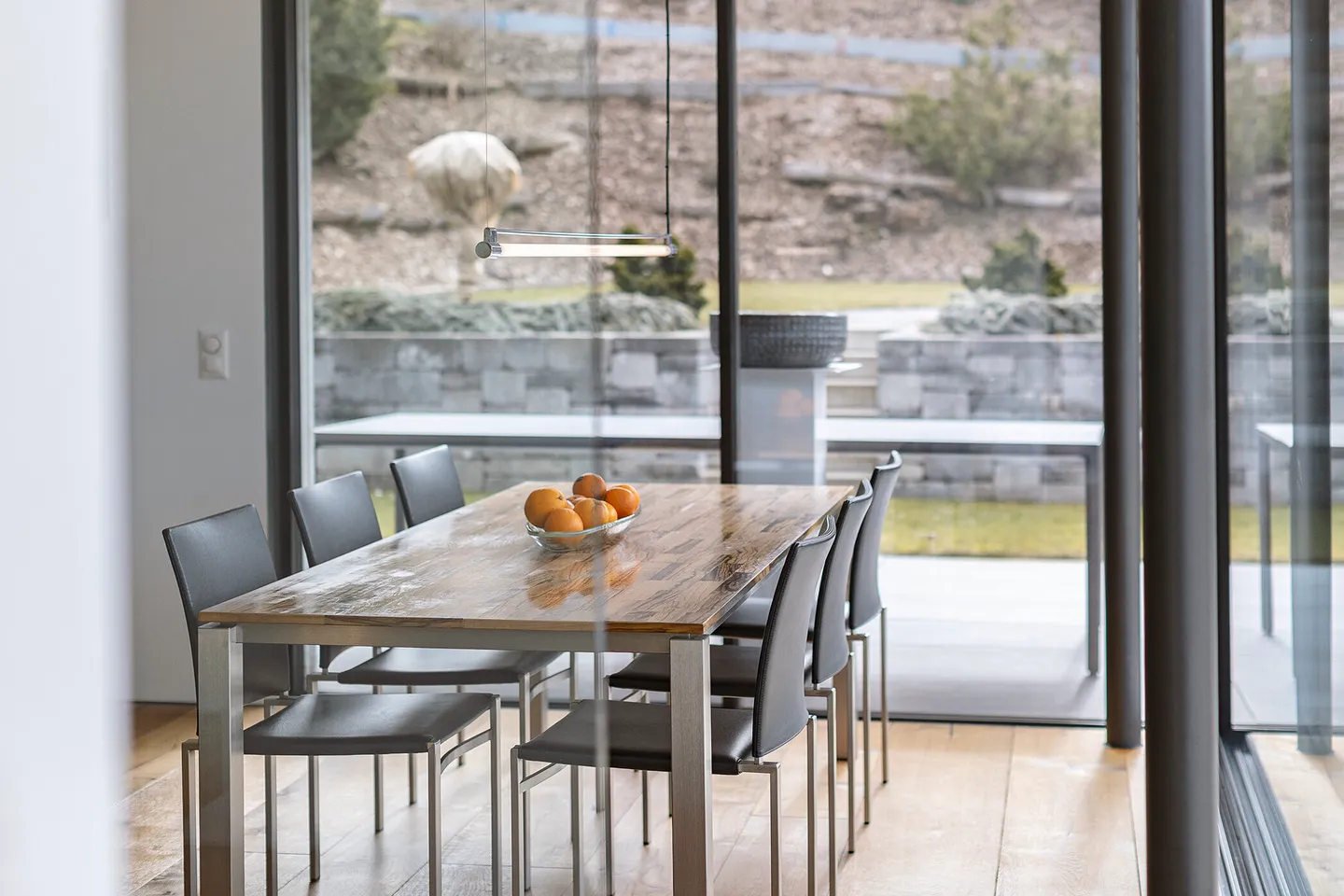 CASA D'ARCHITETTO MODERNA CON ESTETICA IN CEMENTO TIMELESS - Foto 3 di 5