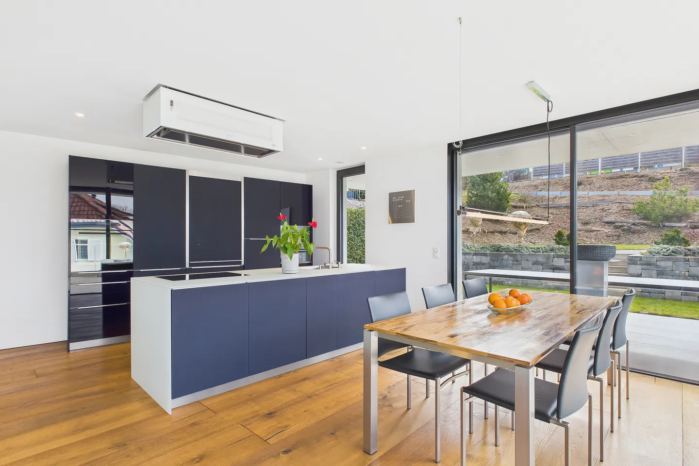 MODERN ARCHITECT HOUSE WITH TIMELESS CONCRETE AESTHETICS - Photo 5 of 5