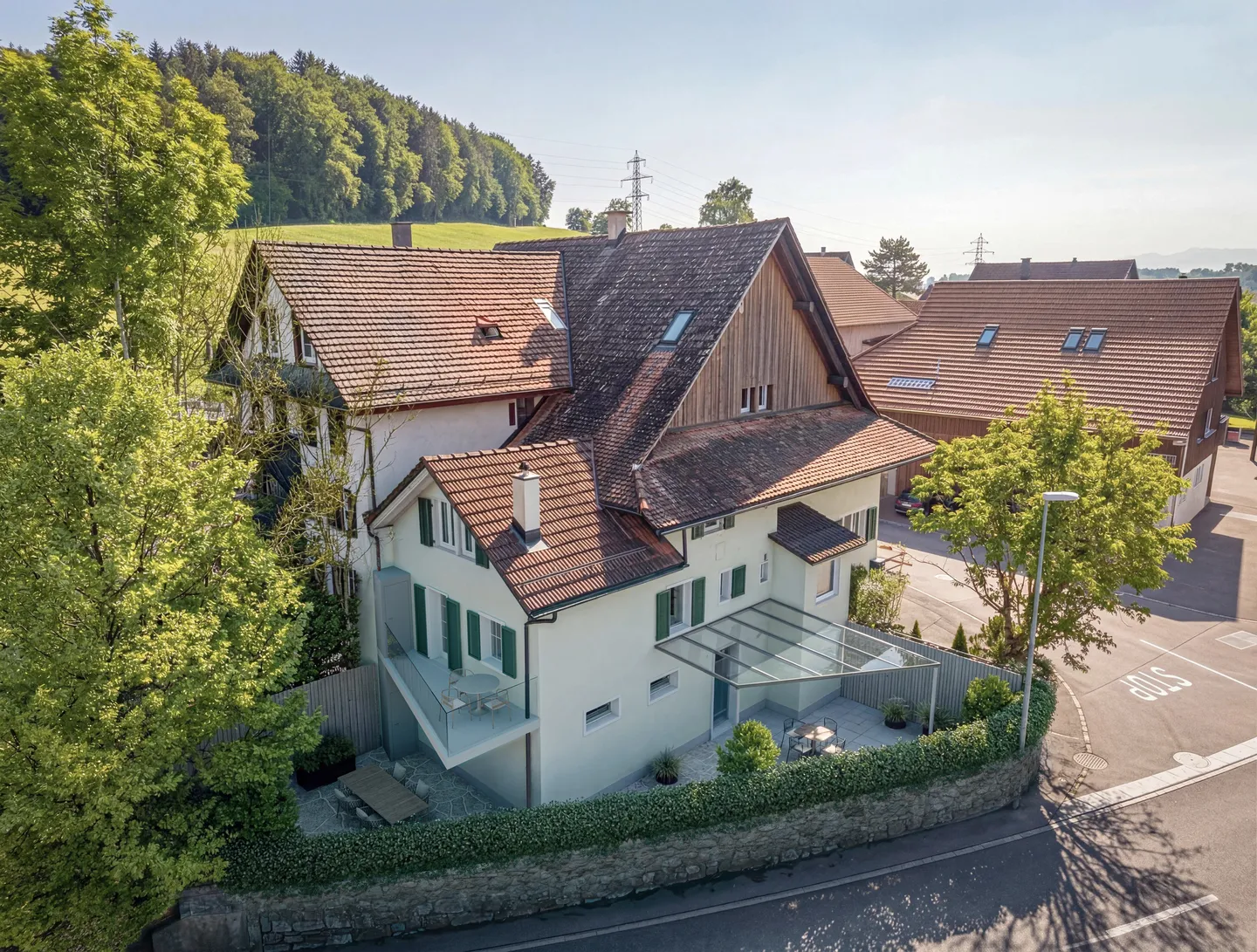 STILVOLL SANIERTES MÜHLENHAUS VON 1880 ZWISCHEN ZÜRICH UND ZUG - Photo 2 of 5