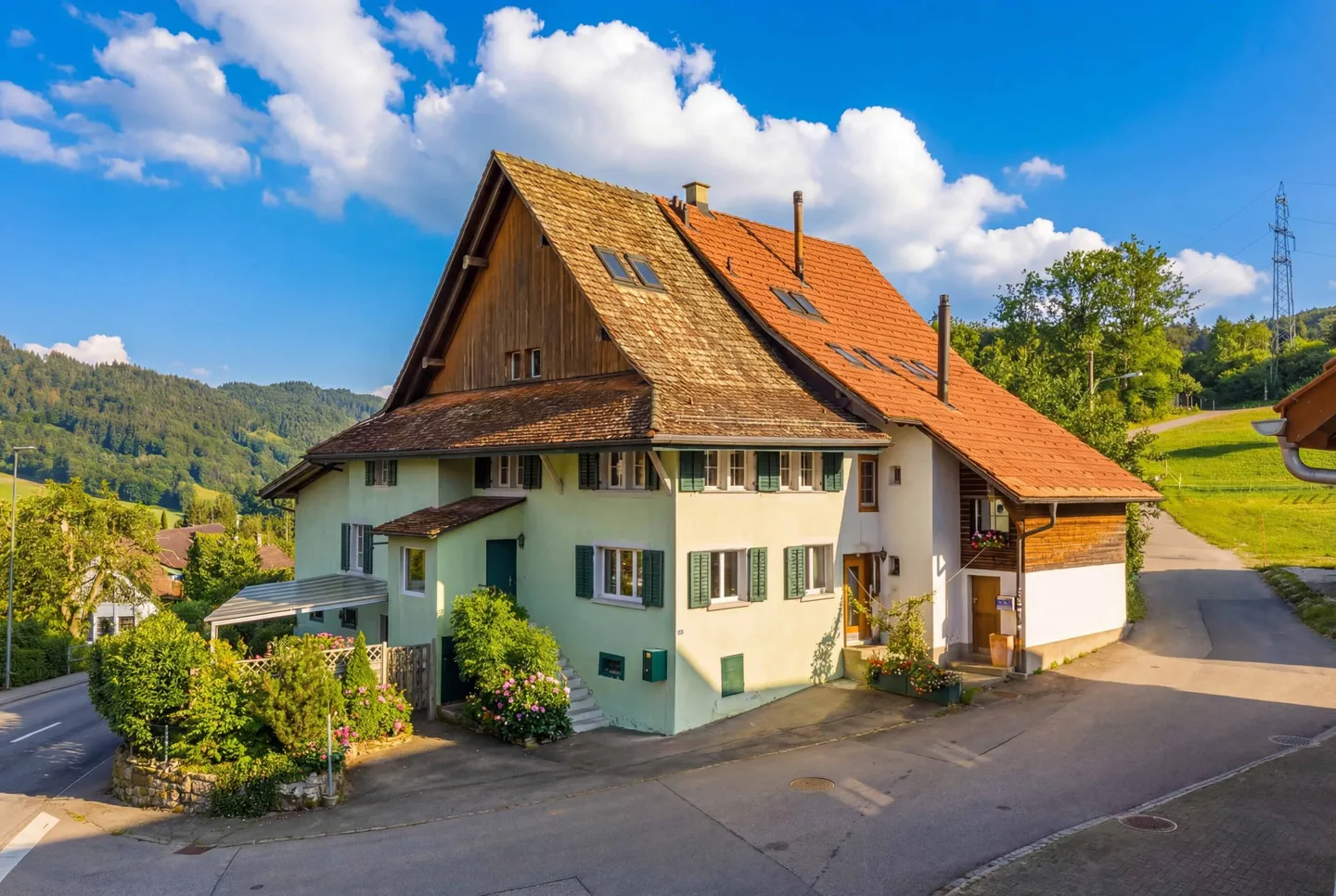 STILVOLL SANIERTES MÜHLENHAUS VON 1880 ZWISCHEN ZÜRICH UND ZUG - Photo 1 of 5