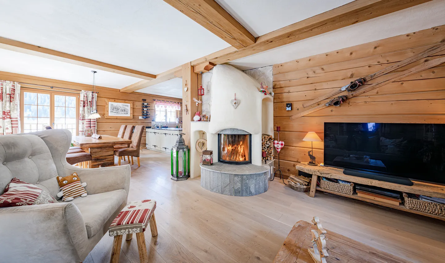 BLOCKHAUS ERSTER GÜTE IN CHURWALDEN &amp; 8211; 4.5 ZIMMER DACHMAISONETTE - Photo 3 of 5