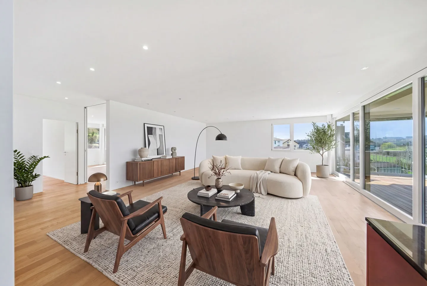 APPARTEMENT MODERNE DE 4,5 PIÈCES AVEC DEUX LOGGIAS VITRÉES À BISCHOFSZELL - Photo 2 sur 5