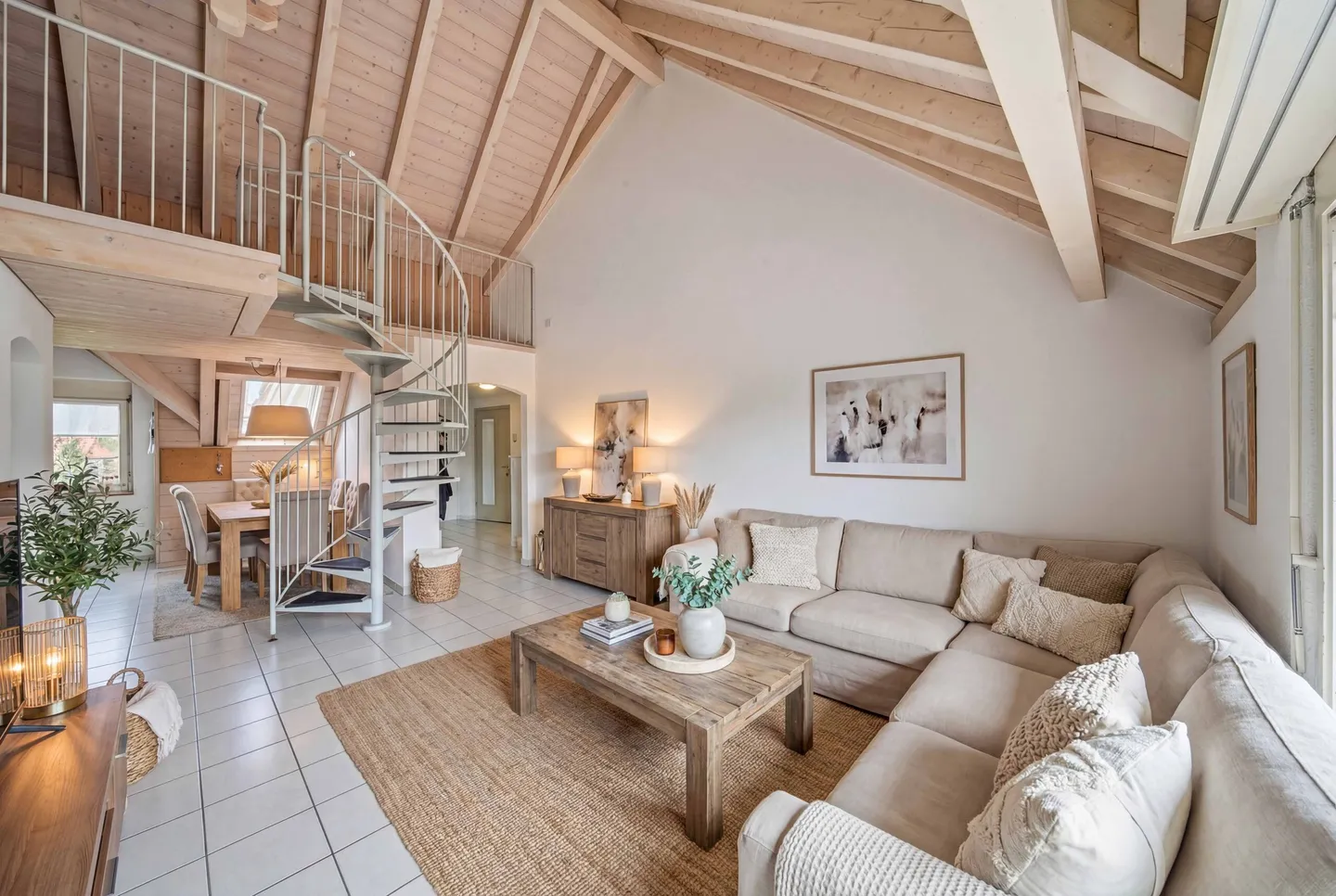 Geräumige Wohnung mit Galerie - Foto 1 von 5