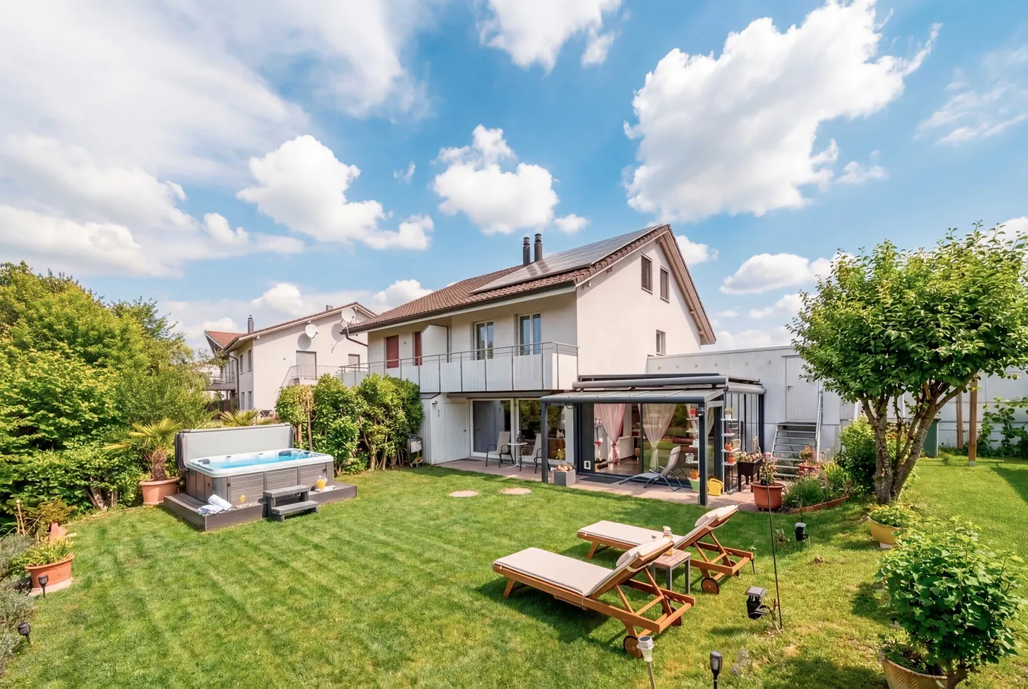 VERLÄSSLICH UND GEPFLEGT &amp; 8211; 5.5 ZIMMER DOPPELEINFAMILIENHAUS - Foto 1 von 5