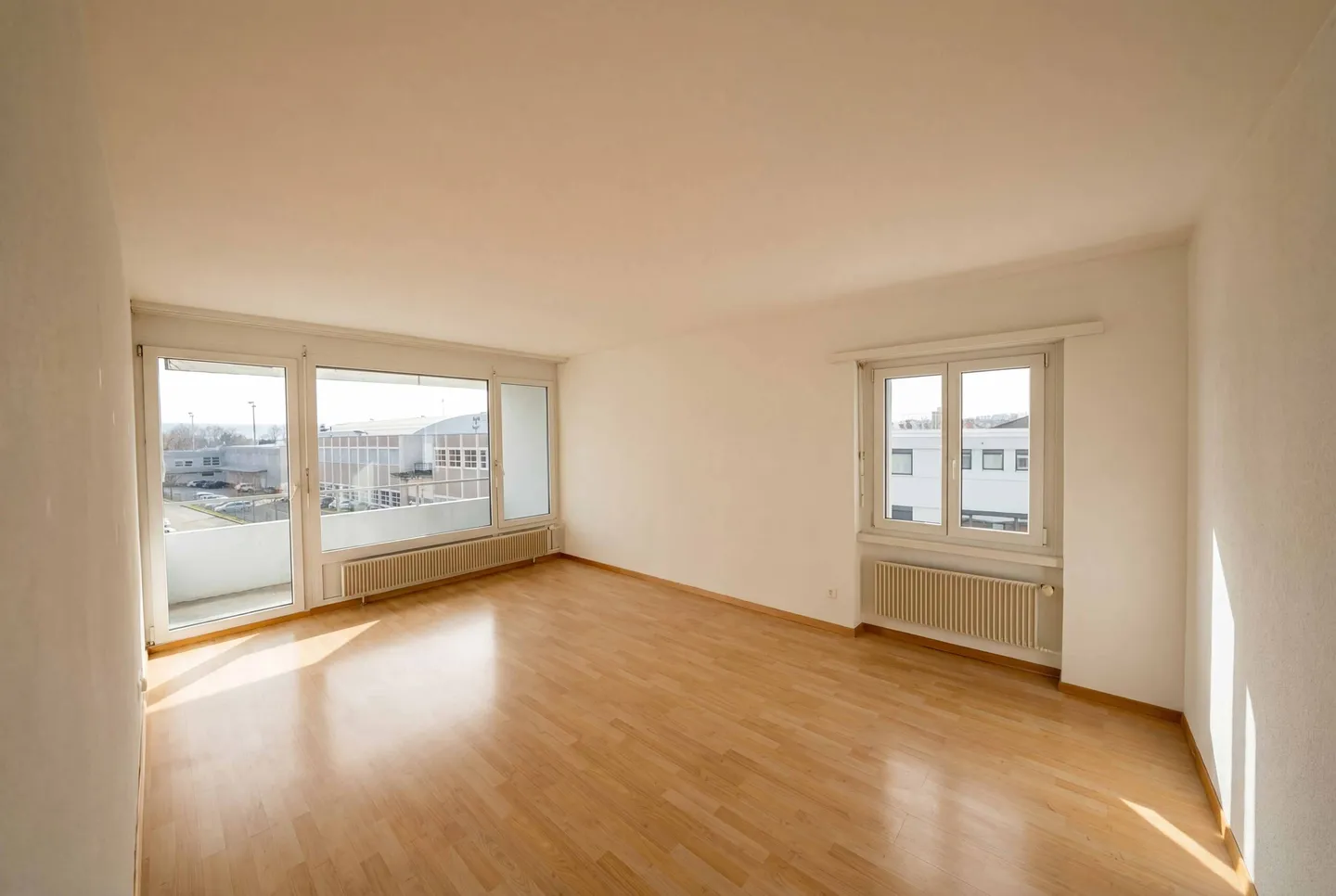 RENDITESTARKES MEHRFAMILIENHAUS (BR 4.58 %) MIT 16 EINHEITEN IN GRENCHEN - Photo 4 sur 5