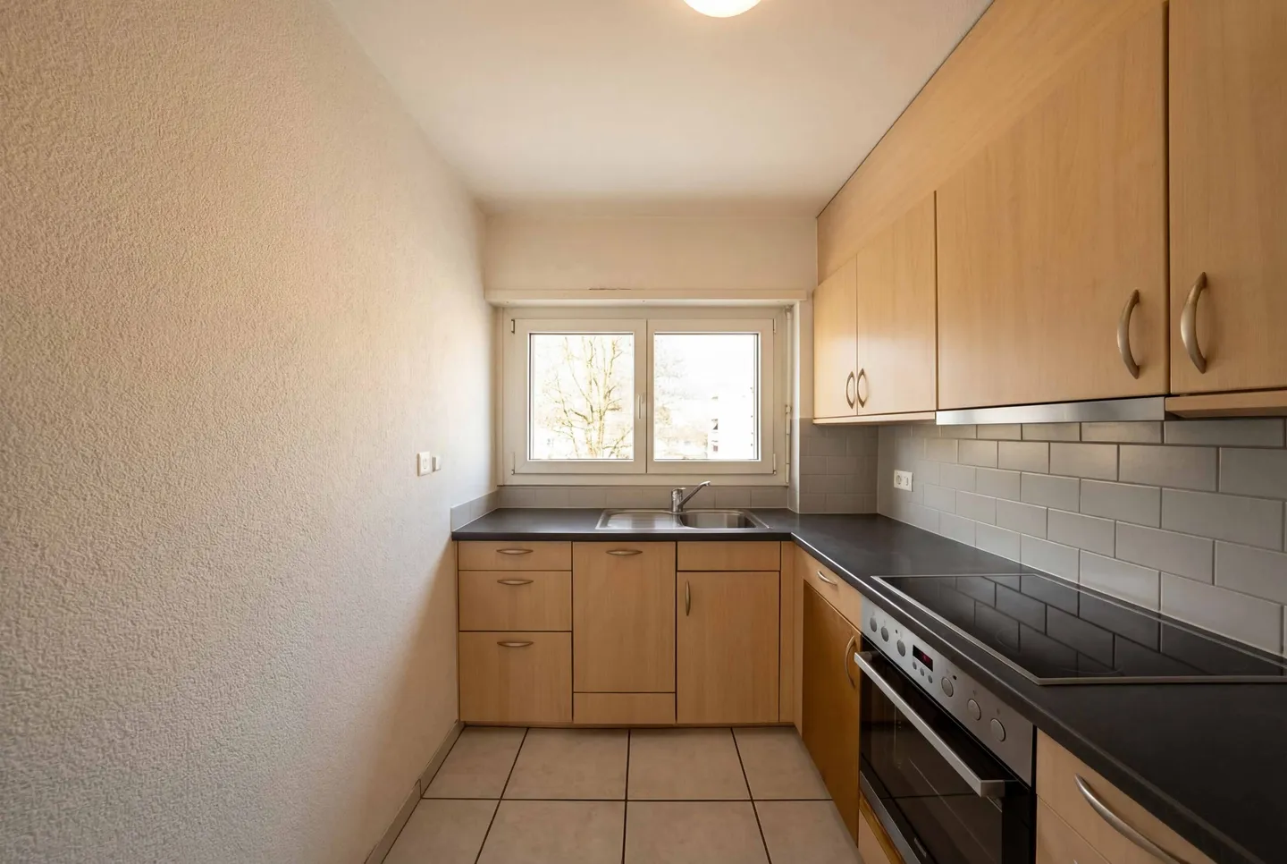 RENDITESTARKES MEHRFAMILIENHAUS (BR 4.58 %) MIT 16 EINHEITEN IN GRENCHEN - Photo 5 sur 5