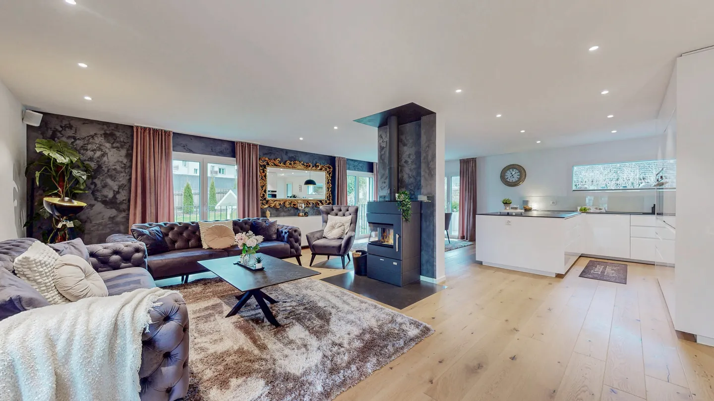 MAISON INDIVIDUELLE À BUCHS (SG) – COMPLÈTEMENT RÉNOVÉE EN 2022 AVEC UN GRAND JARDIN - Photo 2 sur 5