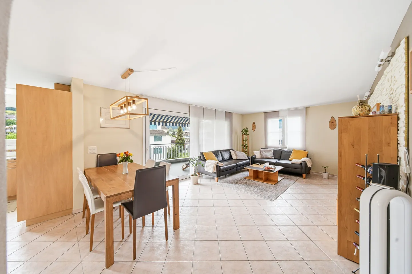 SCHÖN UND GUT &amp; 8211; GEPFLEGTE 4.5 ZIMMERWOHNUNG IM ZENTRUM - Photo 4 sur 5