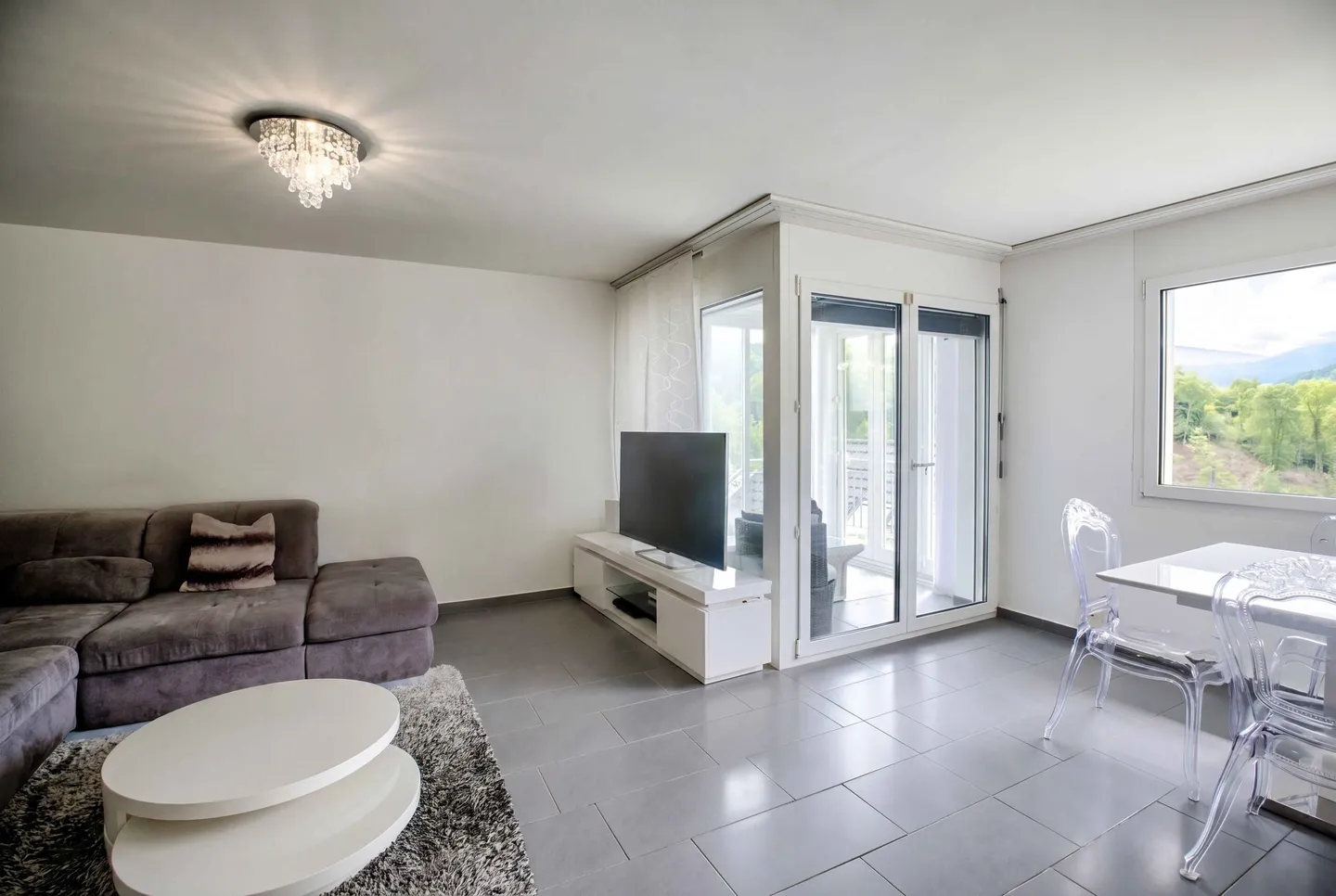 Casa indipendente in pendenza – Casa unifamiliare di 5,5 stanze - Foto 3 di 5
