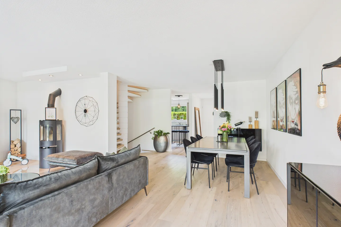VIVRE COMME DANS UNE MAISON : MAISONETTE AVEC JARDIN PRIVÉ - Photo 3 sur 5