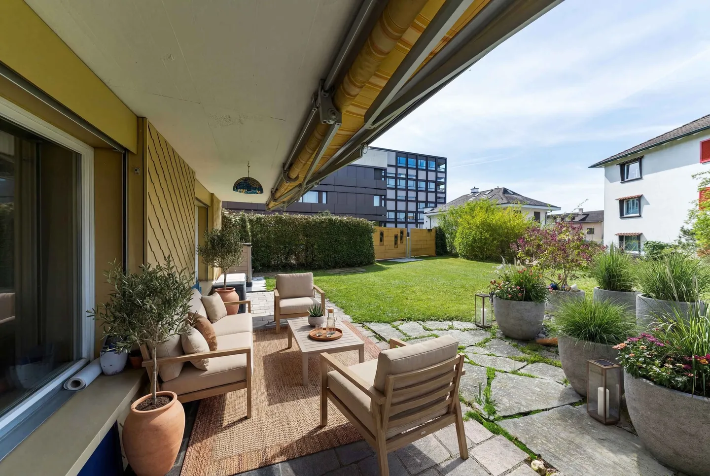 GEMÜTLICHE 3.5 ZIMMER GARTENWOHNUNG IM ZENTRUM - Photo 1 of 5