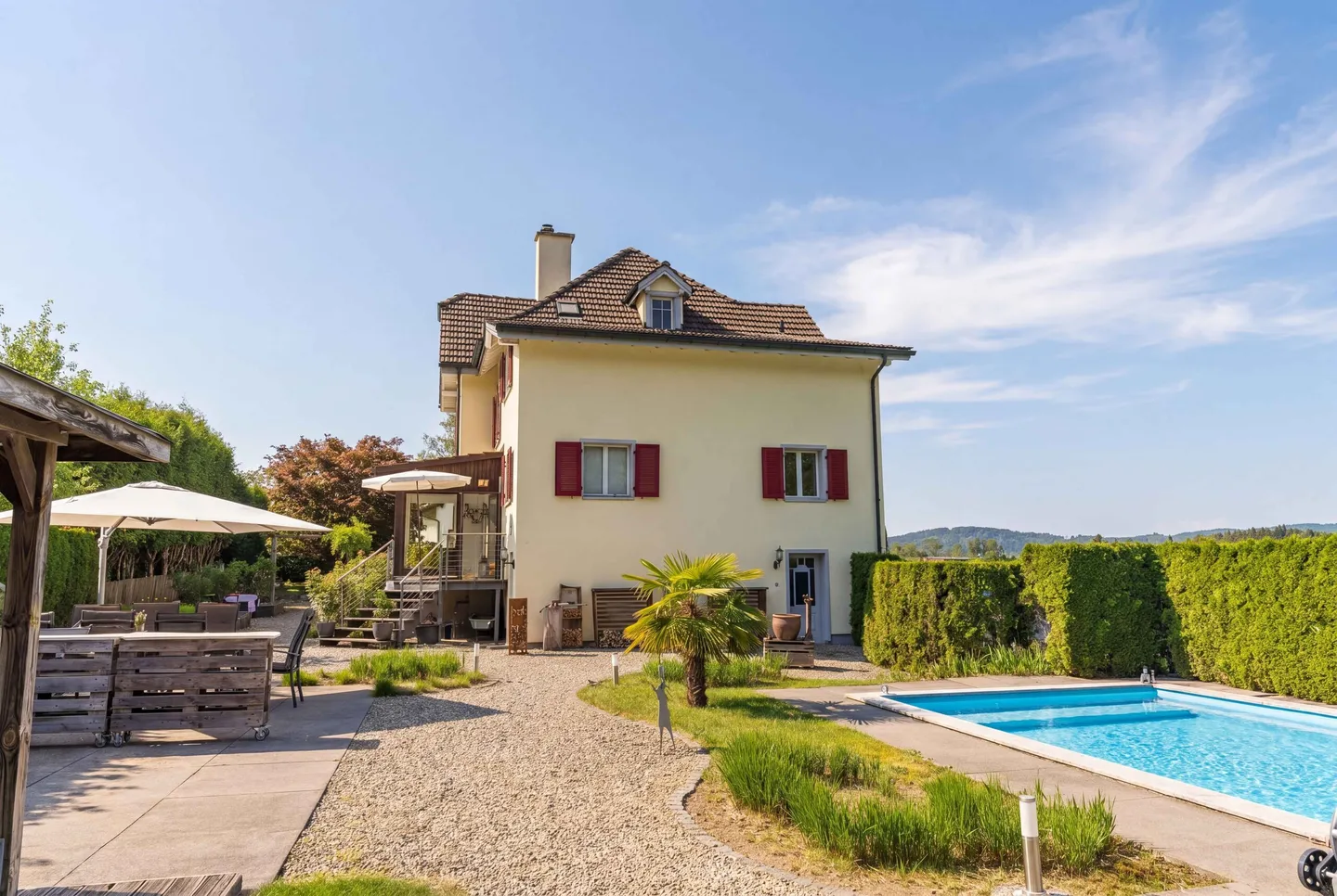 Vie noble à la campagne – Maison de 9,5 pièces avec oasis de bien-être - Photo 2 sur 5