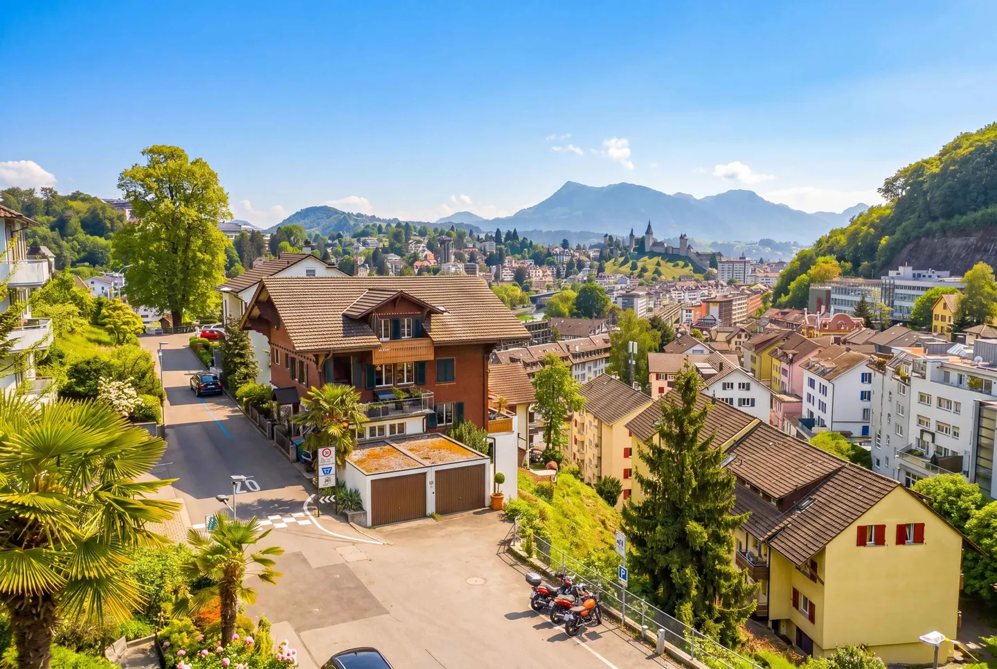 CHALET CHARME IN DER STADT MIT DREI EINHEITEN - Photo 1 sur 5