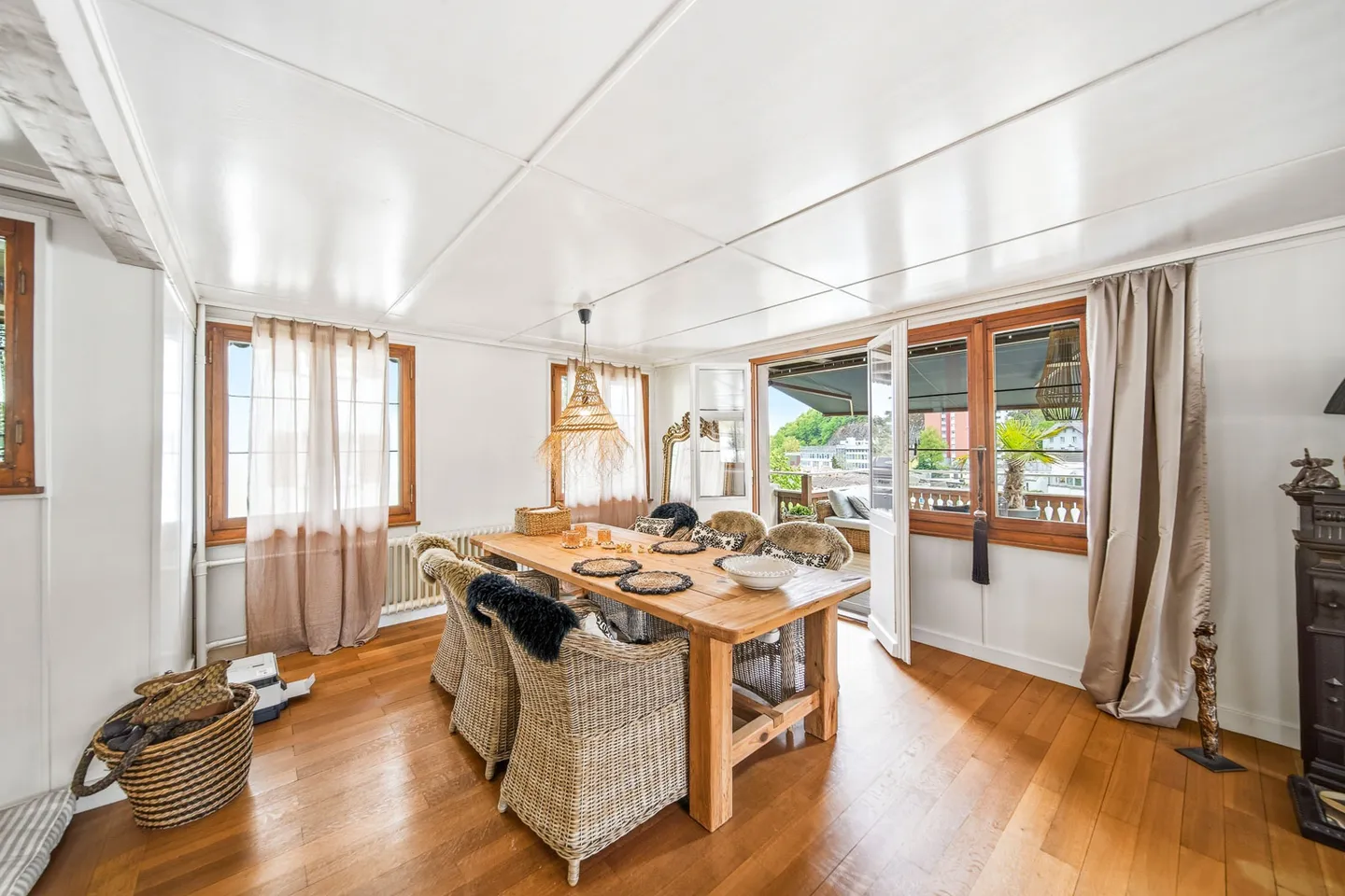 CHALET CHARME IN DER STADT MIT DREI EINHEITEN - Photo 4 sur 5