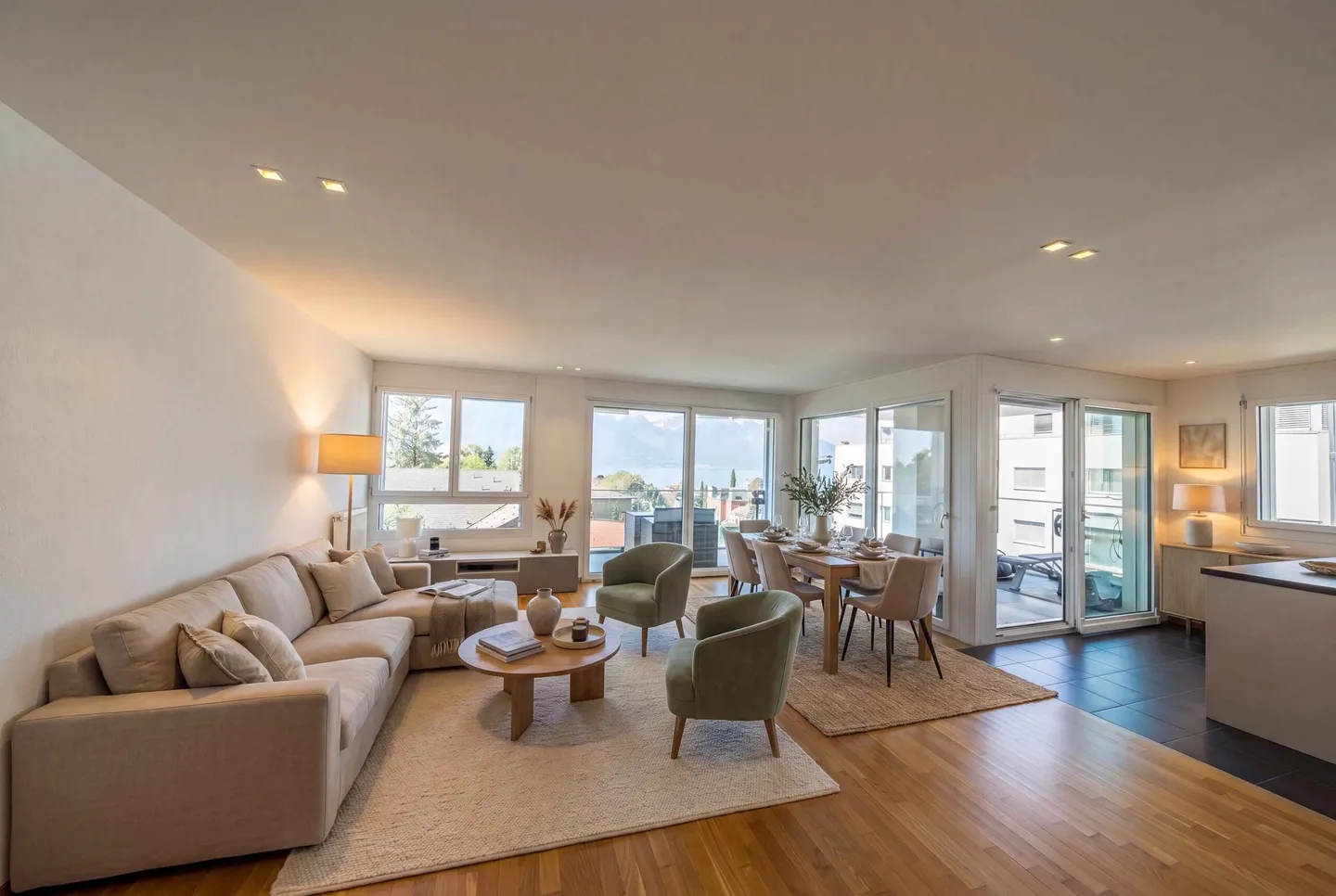 Modernes Apartment mit Seesicht - Foto 1 von 5
