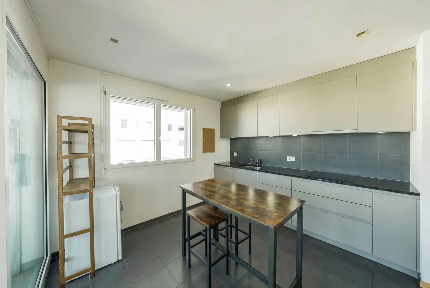 Modernes Apartment mit Seesicht - Foto 4 von 5
