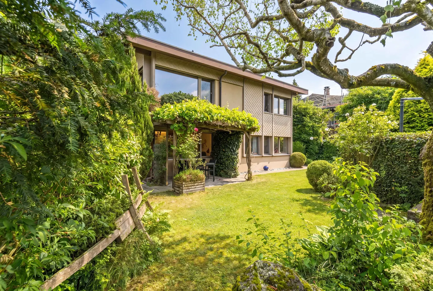 FREISTEHENDES 6.5 ZIMMER EINFAMILIENHAUS MIT TOLLER AUSSICHT - Photo 4 of 5