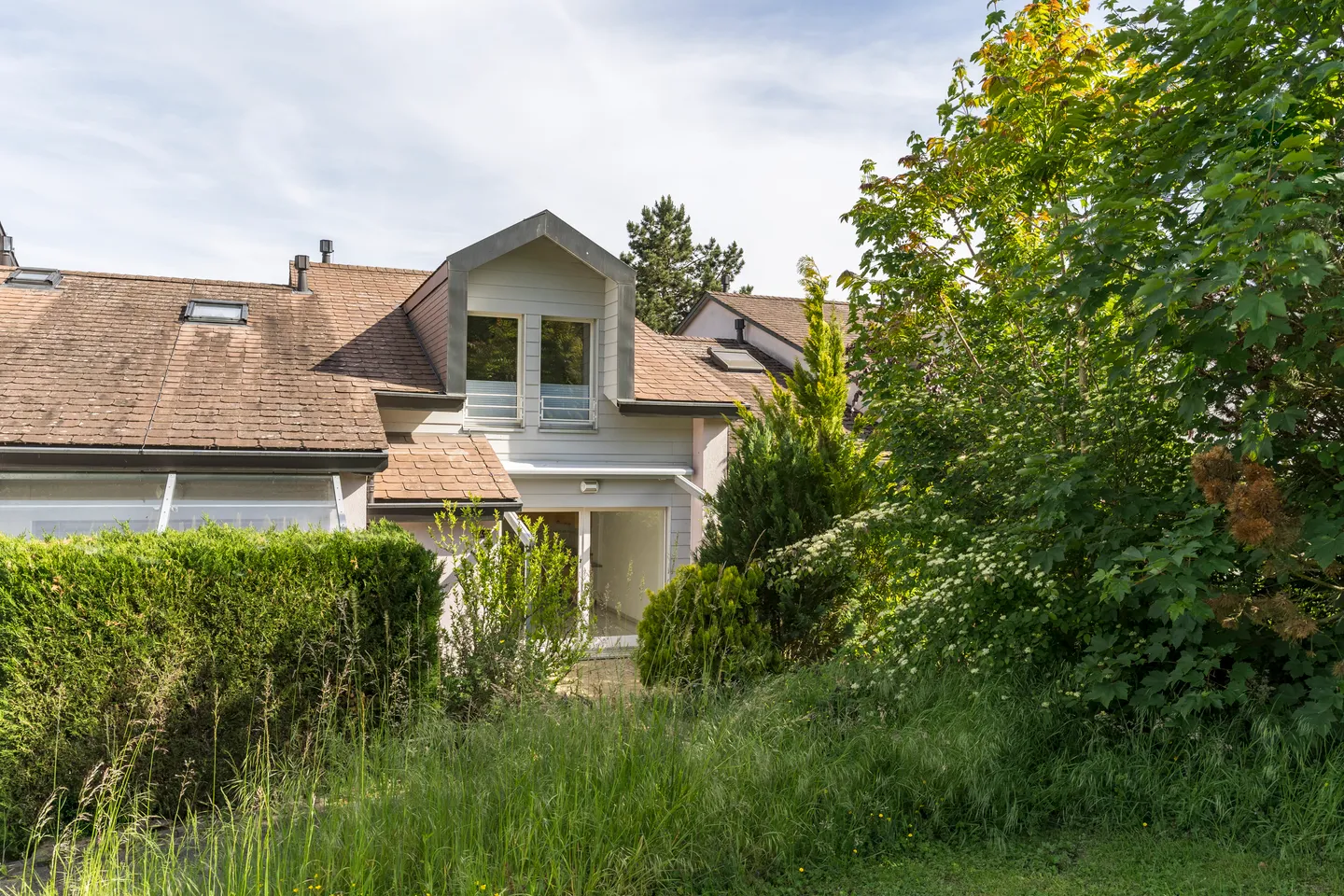 REIHENMITTELHAUS AM MURTENSEE MIT PRIVATEM SEEANSTOSS - Foto 4 di 5