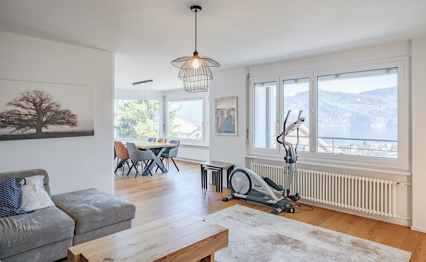 ATTRACTIVE LAKE VIEW APARTMENT - Photo 2 of 5