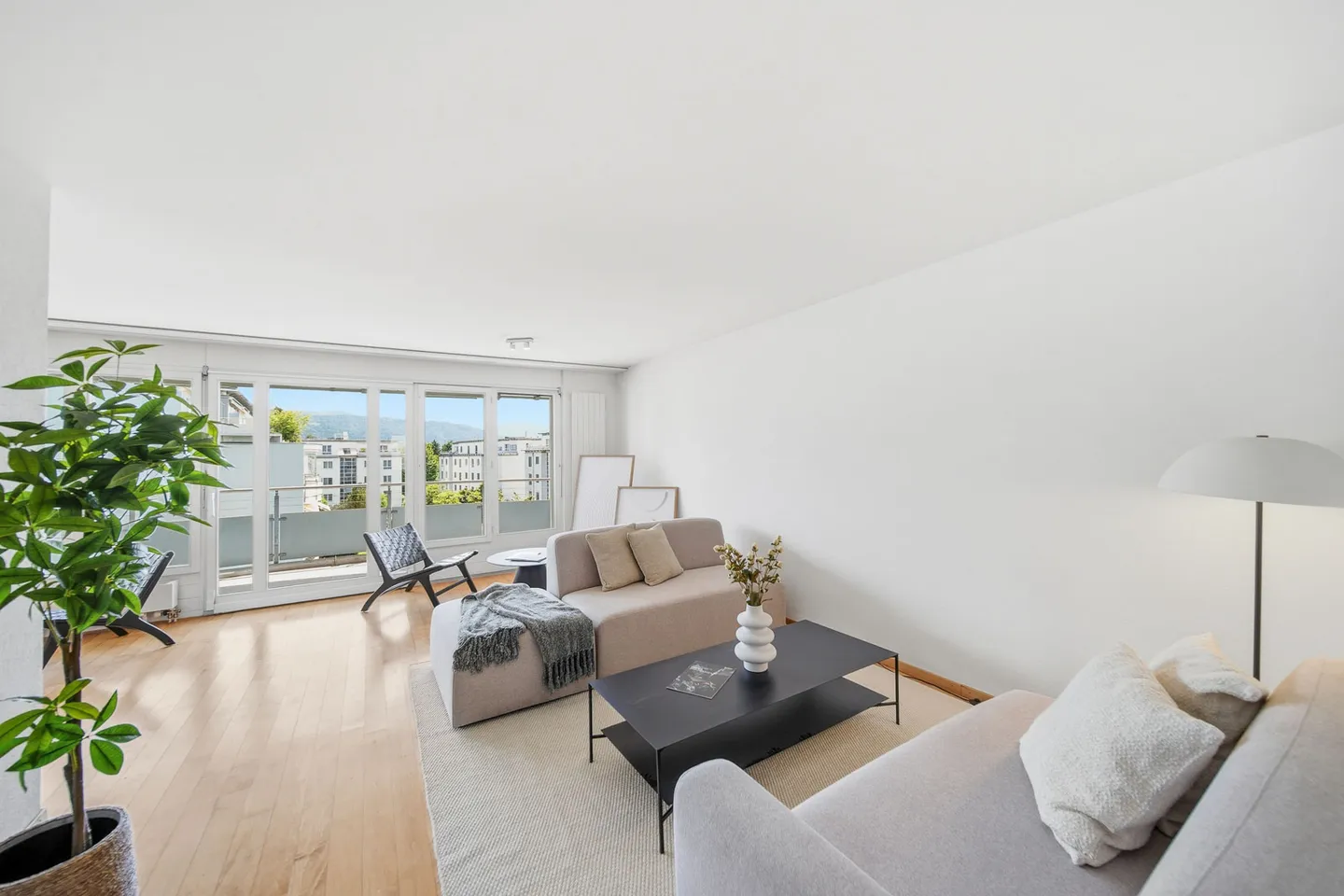 DER SONNE ENTGEGEGEN &amp; 8211; 4.5 ZIMMER WOHNUNG MIT SÜDTERRASSE - Photo 1 sur 5