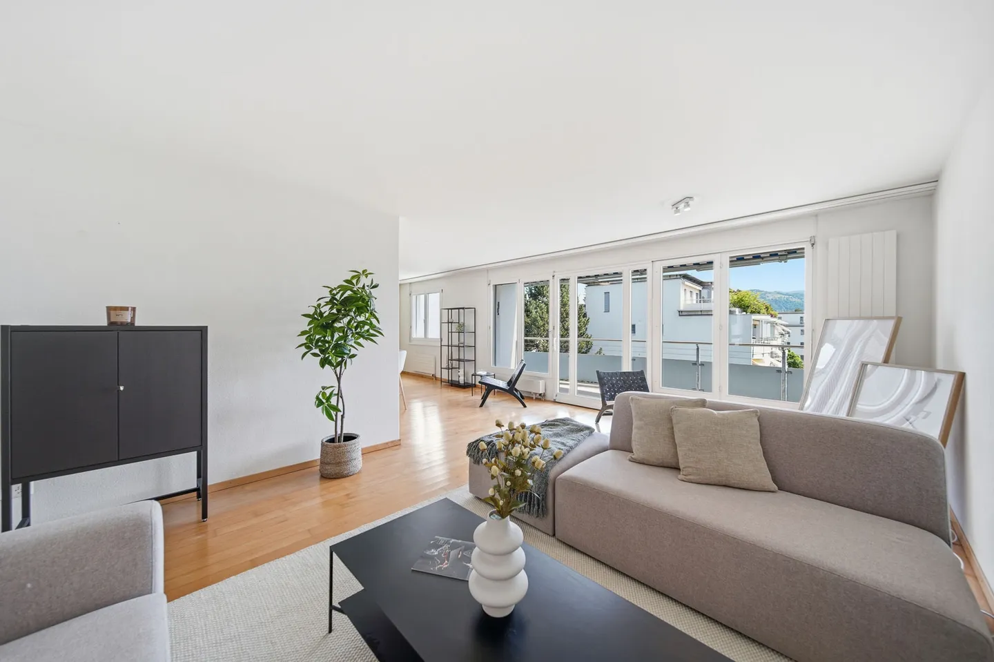 DER SONNE ENTGEGEGEN &amp; 8211; 4.5 ZIMMER WOHNUNG MIT SÜDTERRASSE - Photo 3 sur 5