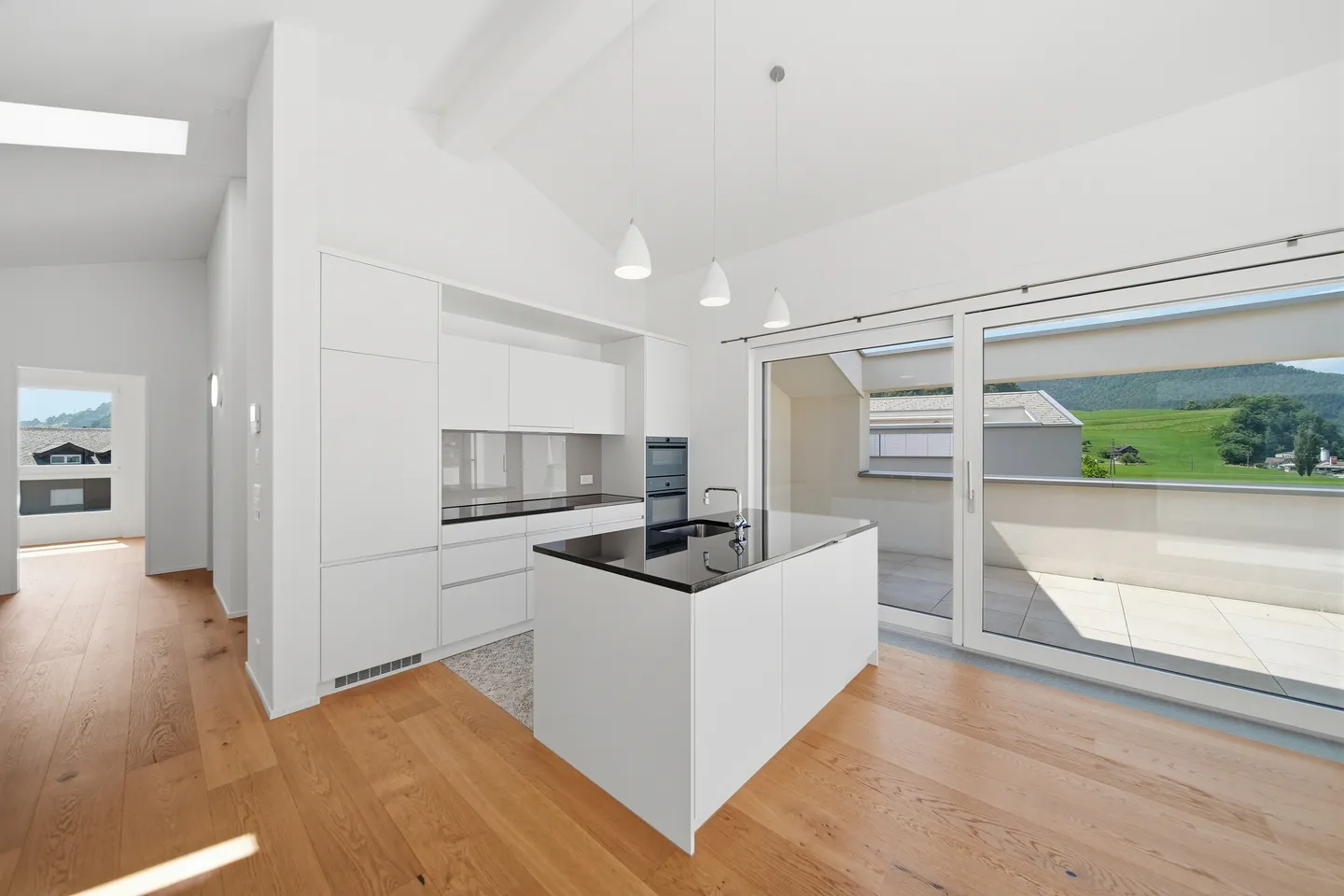 HIGH-QUALITY 3.5 ROOM PENTHOUSE WITH A VIEW - Photo 5 of 5