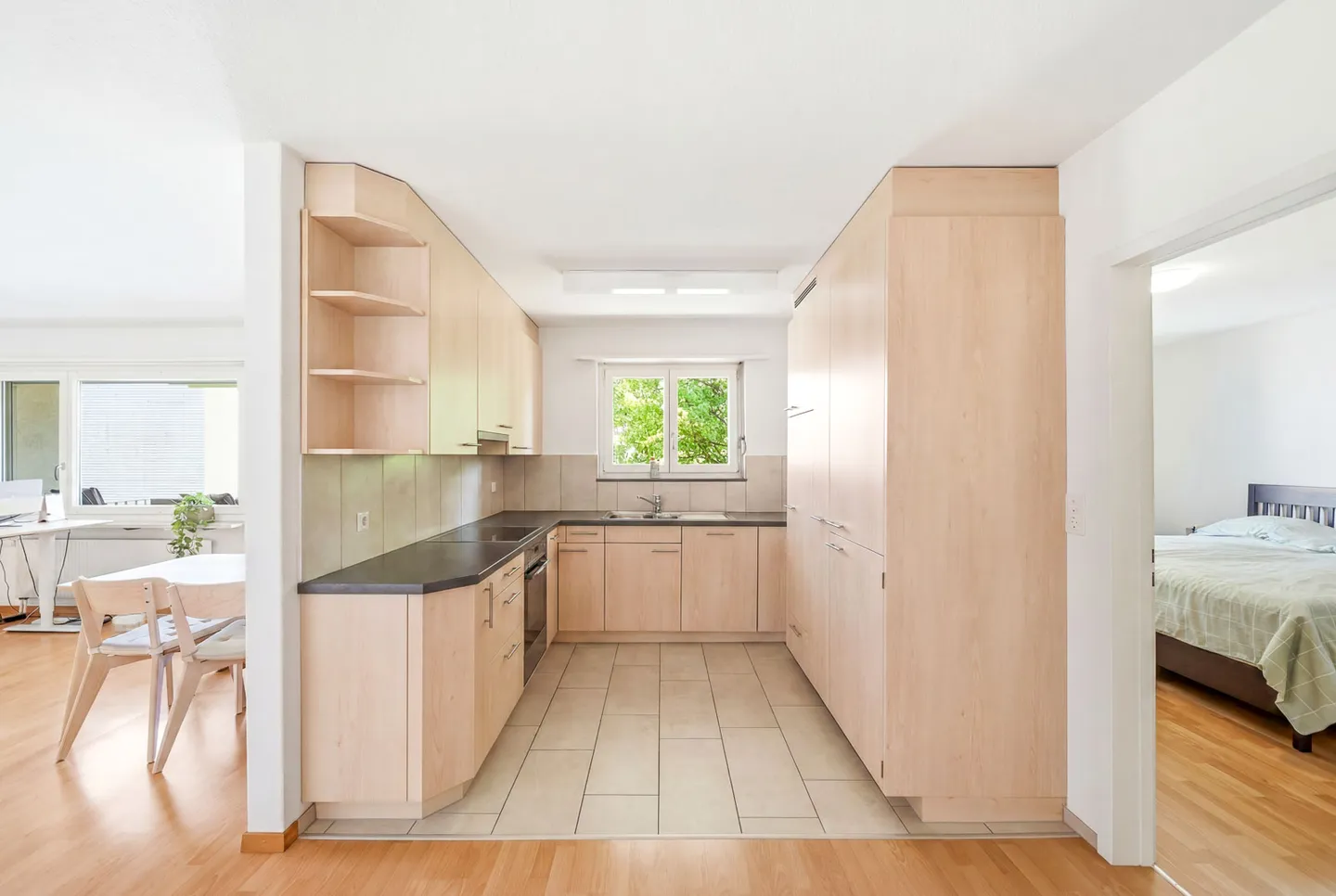 ÜBERRASCHEND VIEL PLATZ &amp; 8211; 2.5 ZIMMER AUF 63 M² - Photo 4 sur 5