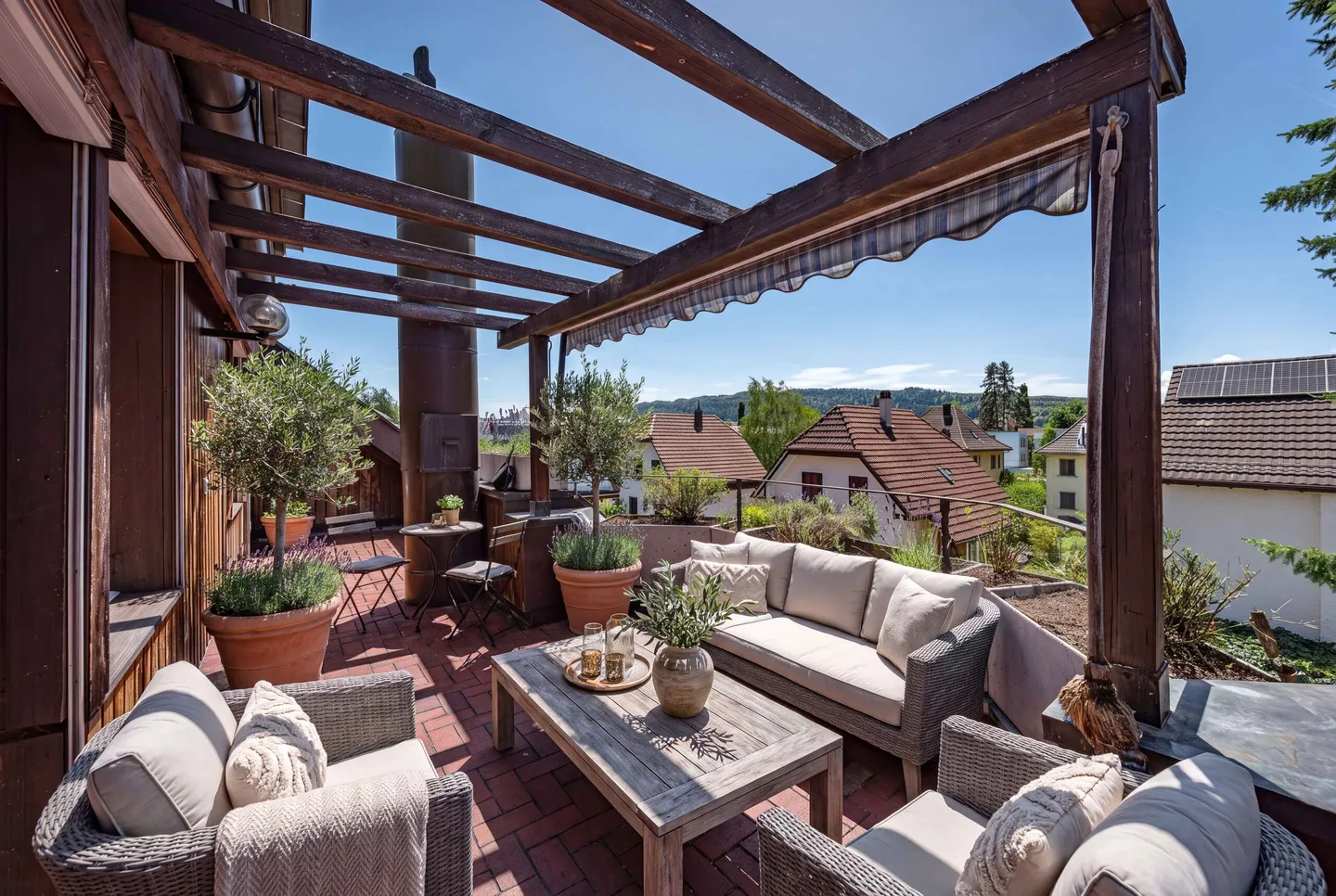 MAISON INDIVIDUELLE D'ÉTAT : 7,5 PIÈCES SUR QUATRE ÉTAGES - Photo 4 sur 5