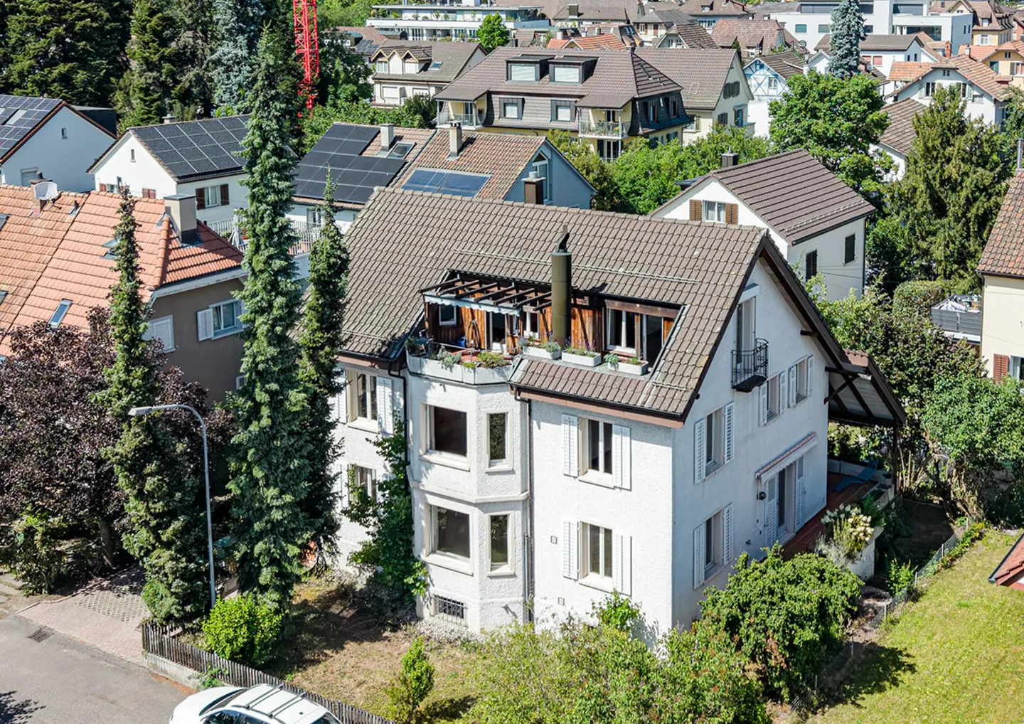 MAISON INDIVIDUELLE D'ÉTAT : 7,5 PIÈCES SUR QUATRE ÉTAGES - Photo 1 sur 5