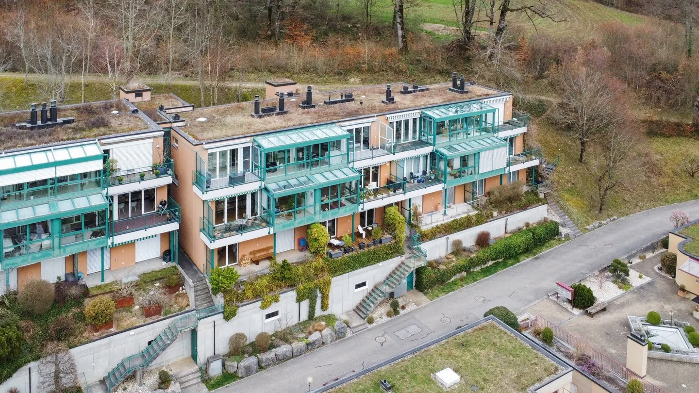 ÉNORME APPARTEMENT AVEC VUE SUR LE LAC DE BIENNE (150 m²) - Photo 5 sur 5