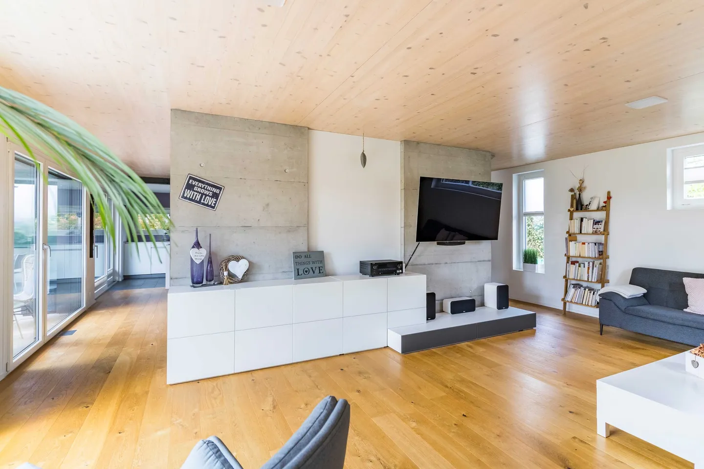 FREISTEHENDES 5.5 ZIMMER EINFAMILIENHAUS MIT MODERNSTEM AUSBAUSTANDARD - Photo 5 of 5