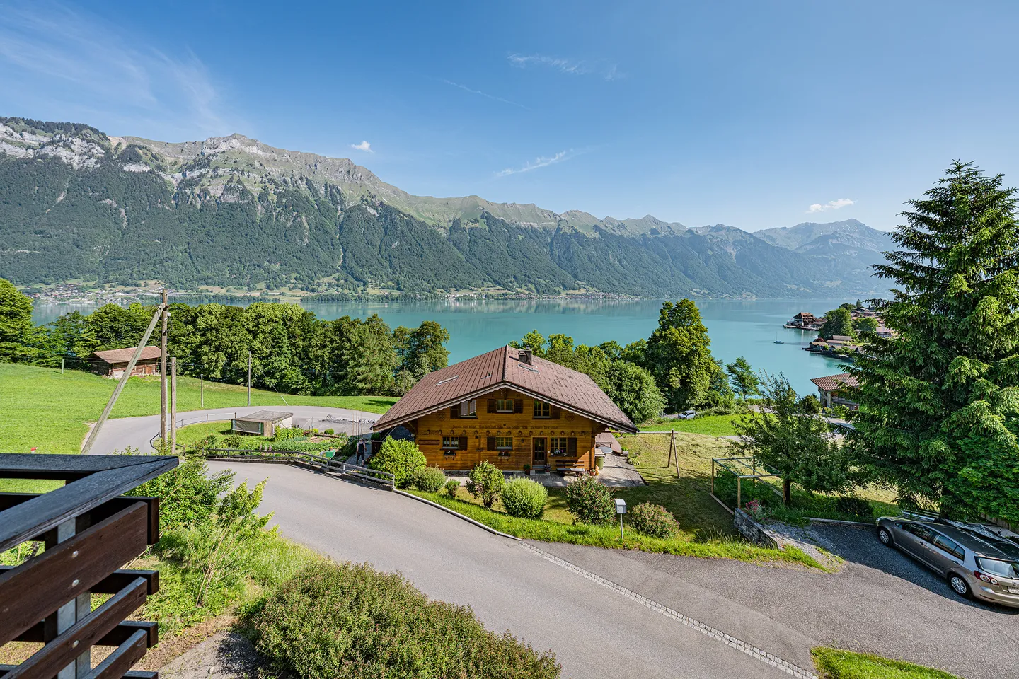PRÄCHTIGE AUSSICHTEN IN ISELTWALD &amp; 8211; SCHMUCKES CHALET OBERHALB VOM BRIENZERSEE - Photo 4 of 5