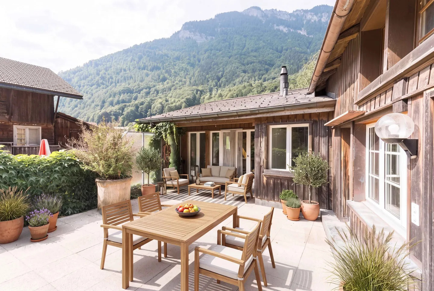 MAISON MITOYENNE DE 8,5 CHAMBRES AVEC APPARTEMENT INDÉPENDANT DANS LES ALPES BERNOISES - Photo 3 sur 5