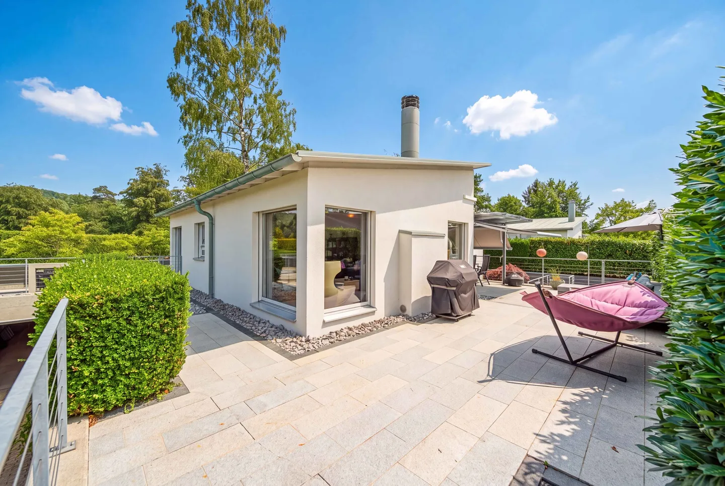 ERHOBEN MIT BLICK INS GRÜNE &amp; 8211; GEDIEGENES 6.5 ZIMMER EINFAMILIENHAUS - Foto 3 di 5
