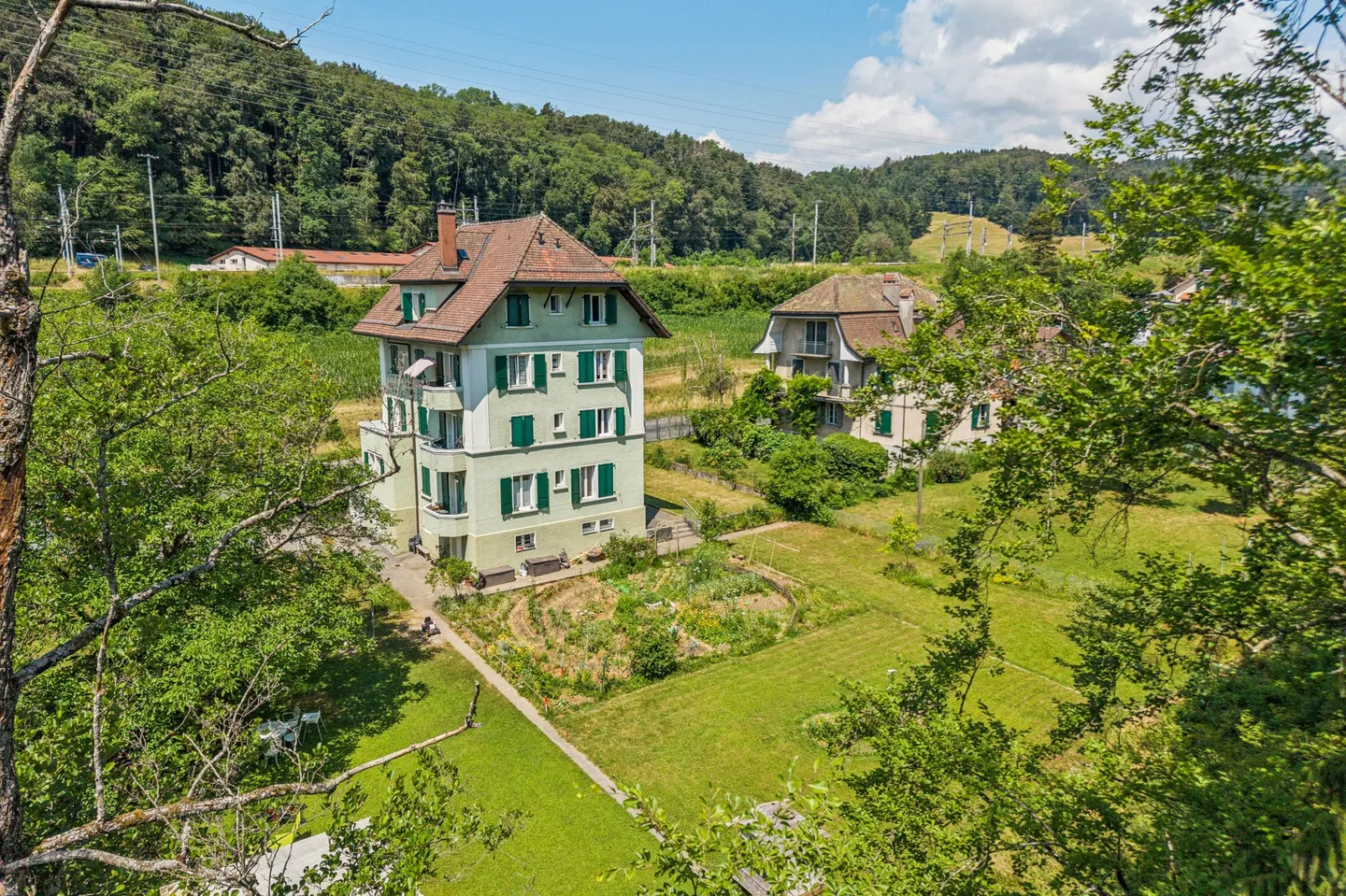 4.61% RENDITE – MEHRFAMILIENHAUS IM HERZEN DES LAVAUX - Photo 1 sur 5