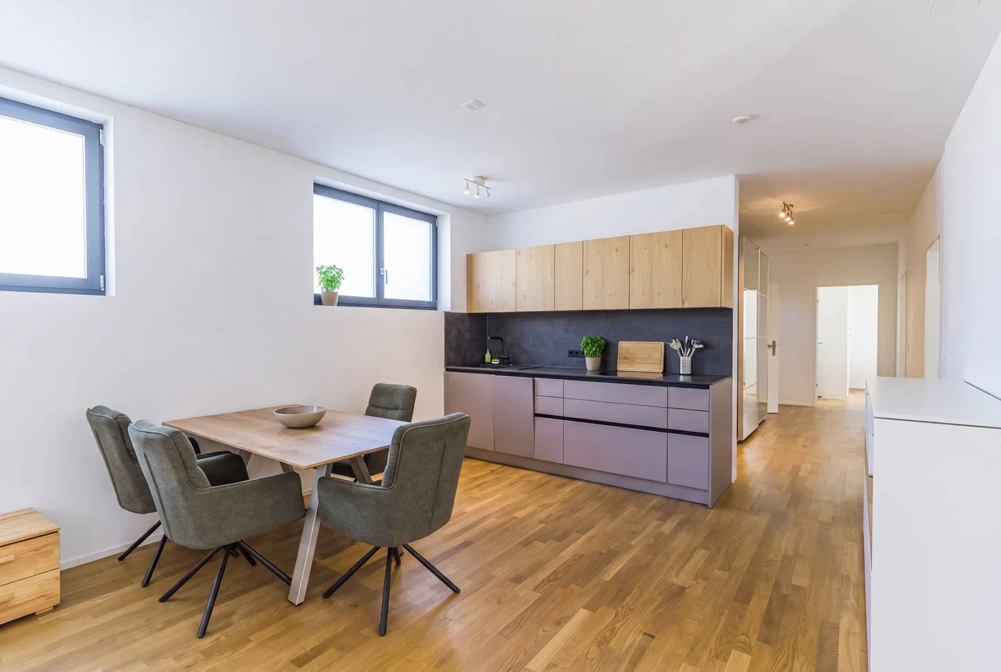MODERN AND CENTRAL IN ALLSCHWIL – APARTMENT WITH GARDEN SEATING - Photo 4 of 5