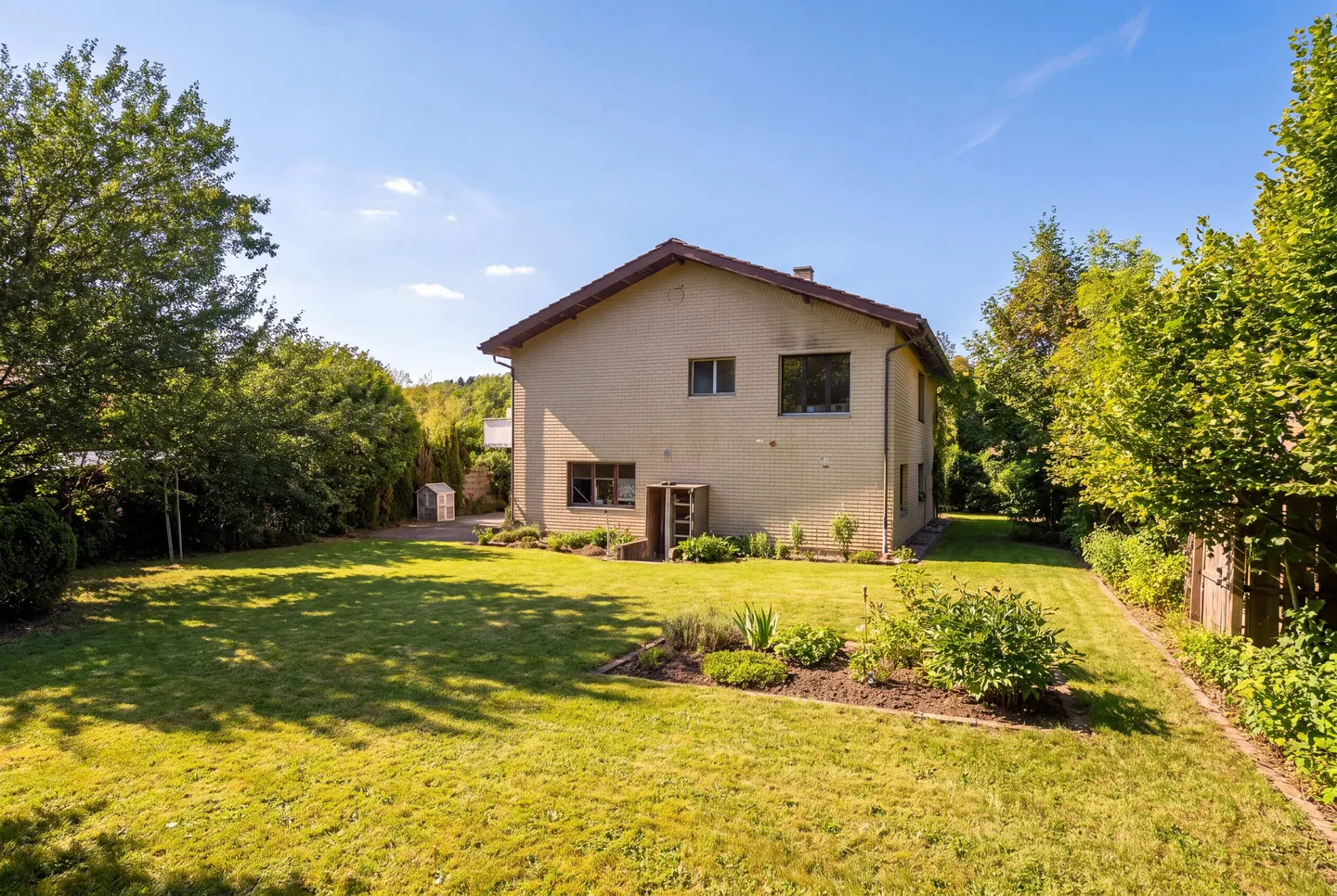 DAS HAUS DER MÖGLICHKEITEN AUF 1& 8217;429 M² GRUNDSTÜCK - Photo 1 of 5