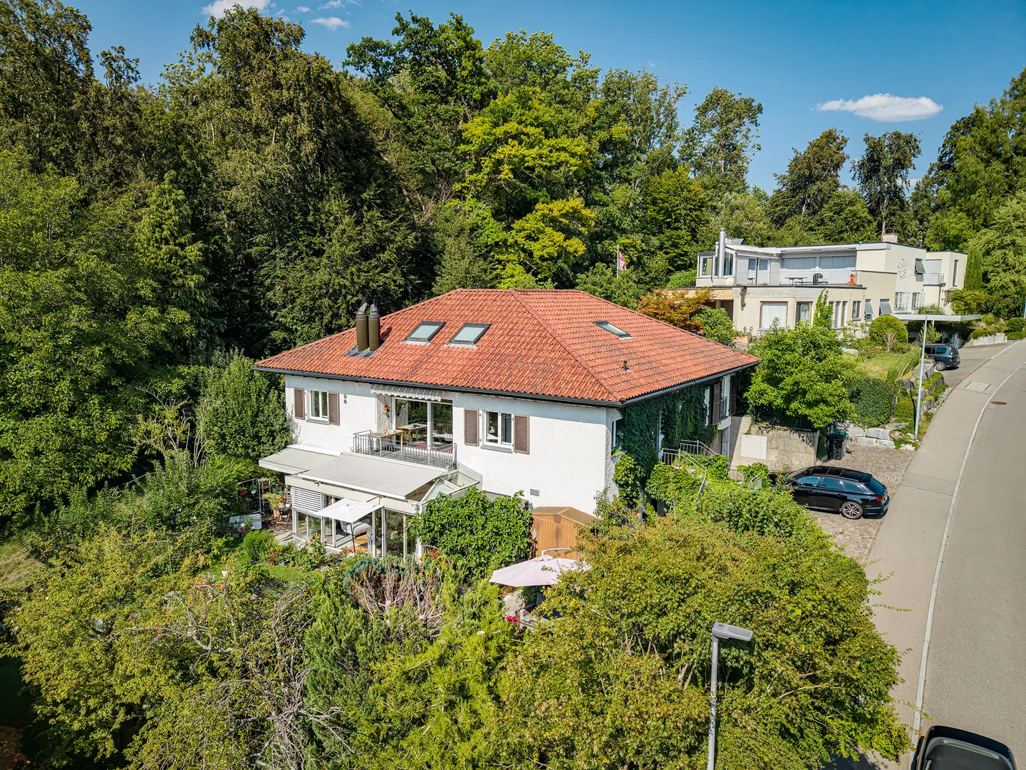SPACIOUS WONDER AT THE EDGE OF THE FOREST IN MEILEN - Photo 2 of 5
