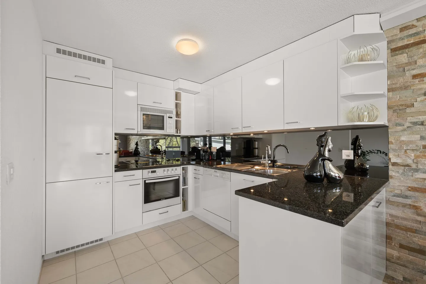 RUHIGES WOHNEN AM BACH – IHRE 3.5 ZIMMER OASE IN SISSACH - Foto 5 von 5