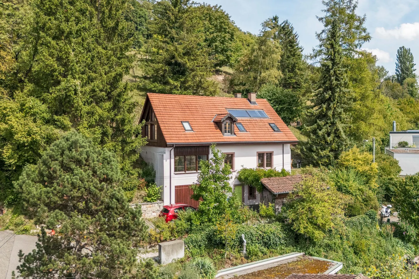 Affascinante casa familiare con terreno - Foto 2 di 5