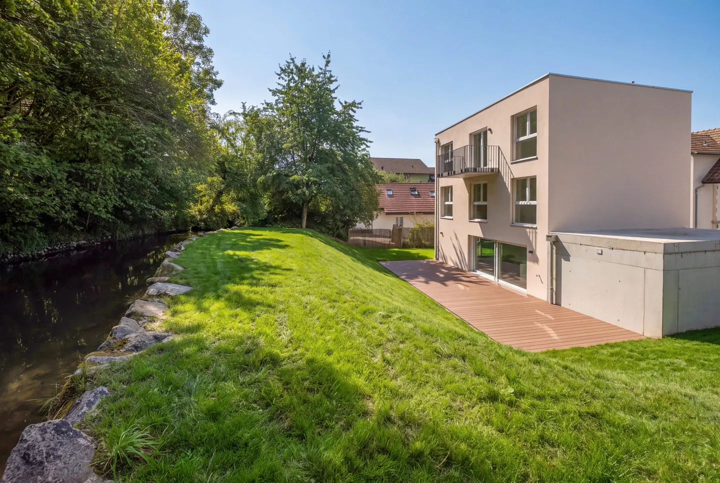 COMME NEUF, MODERNE, INDÉPENDANT – MAISON INDIVIDUELLE DE 7,5 PIÈCES - Photo 3 sur 5