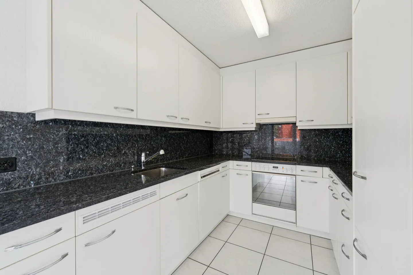 APPARTAMENTO DI 4,5 STANZE IN UNA POSIZIONE DESIDERABILE - Foto 3 di 5