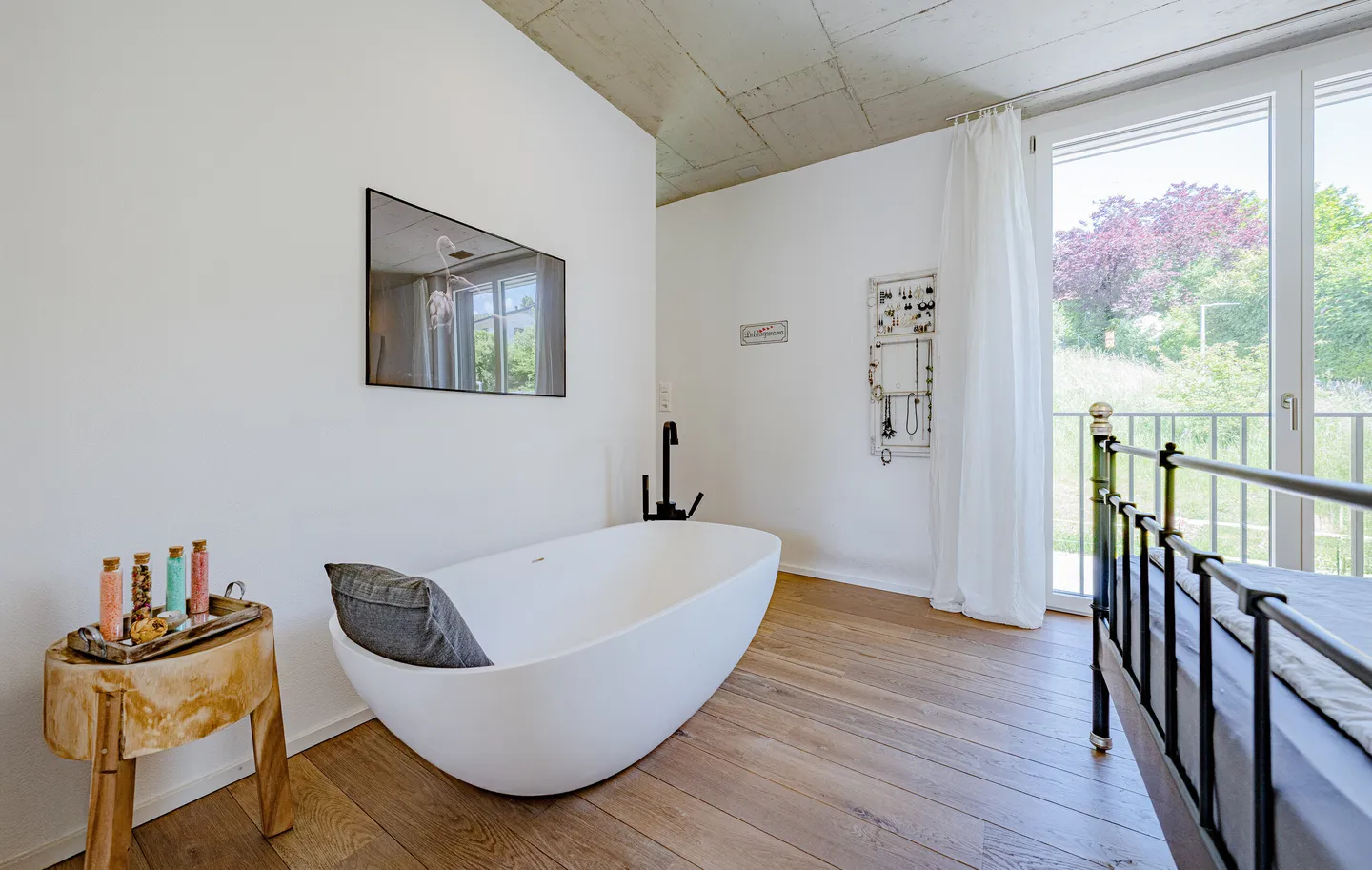 APPARTAMENTO PENTHOUSE MODERNO CON VISTA SULLA NATURA - Foto 4 di 5