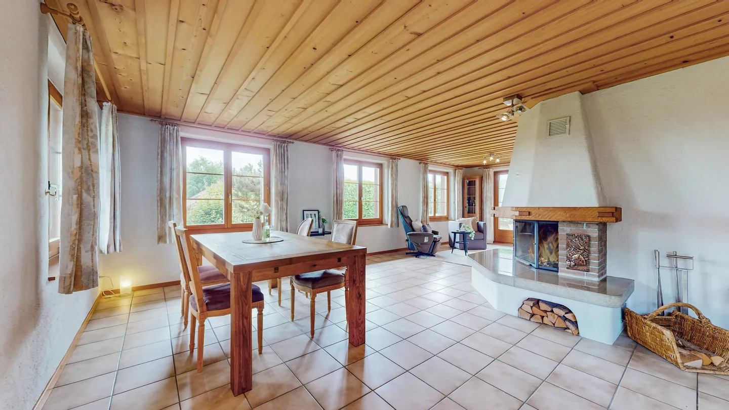 ATTRAKTIVE 8.5 ZIMMER LANDHAUSVILLA - Foto 2 von 5