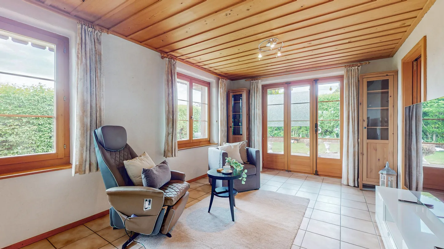 ATTRAKTIVE 8.5 ZIMMER LANDHAUSVILLA - Foto 3 von 5